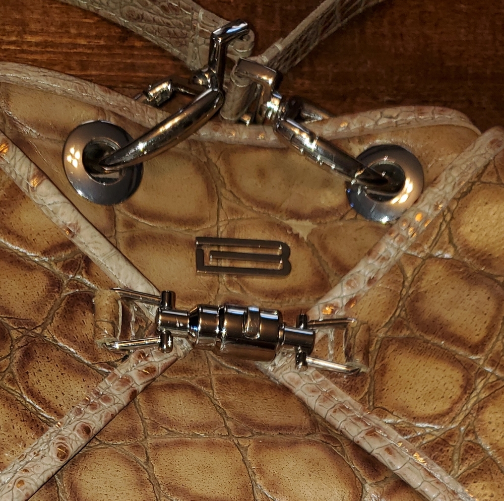 B Swanky Leather Python Look Shoulder Bag / Backp… - image 6